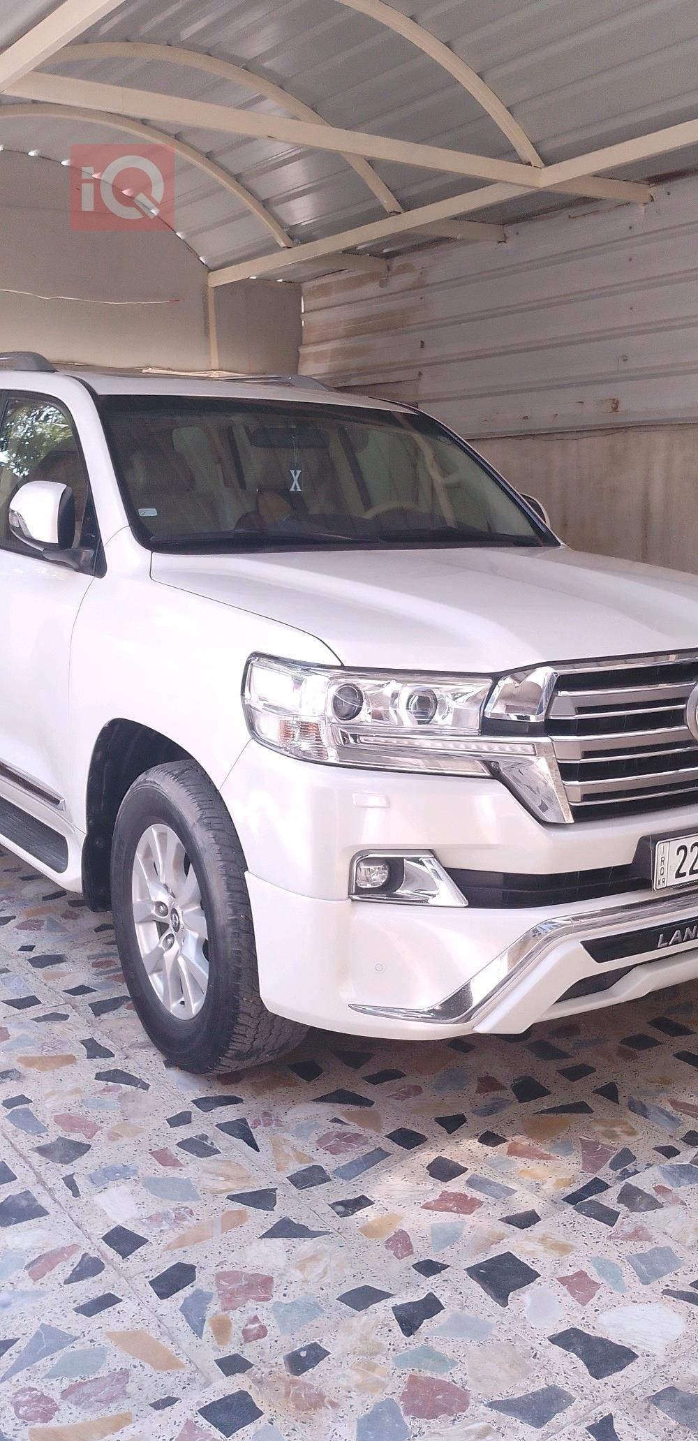 تويوتا لاندكروزر